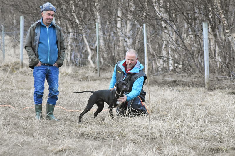 Gunnar instruerer ekvipasjen